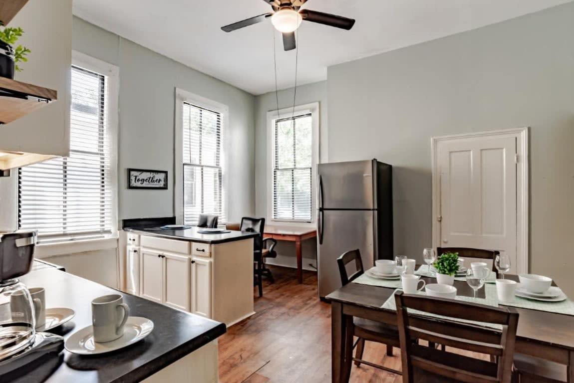 Апартаменты Mins From Downtown & Dining, Dauphin Darling 2 Мобил Экстерьер фото
